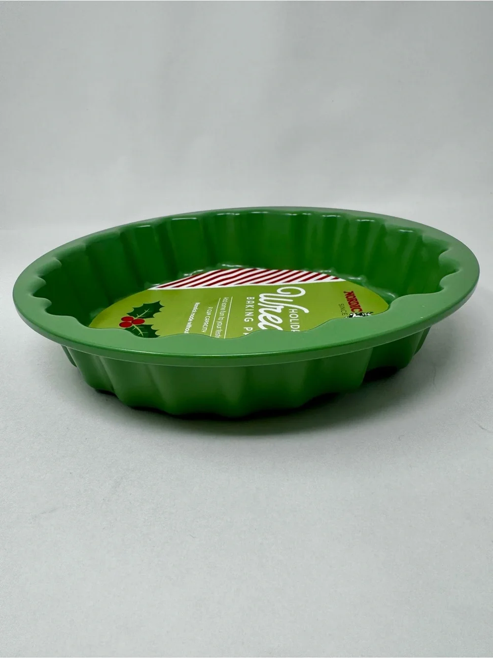 Nordic Ware Green Holiday Wreath Nonstick Baking Pan